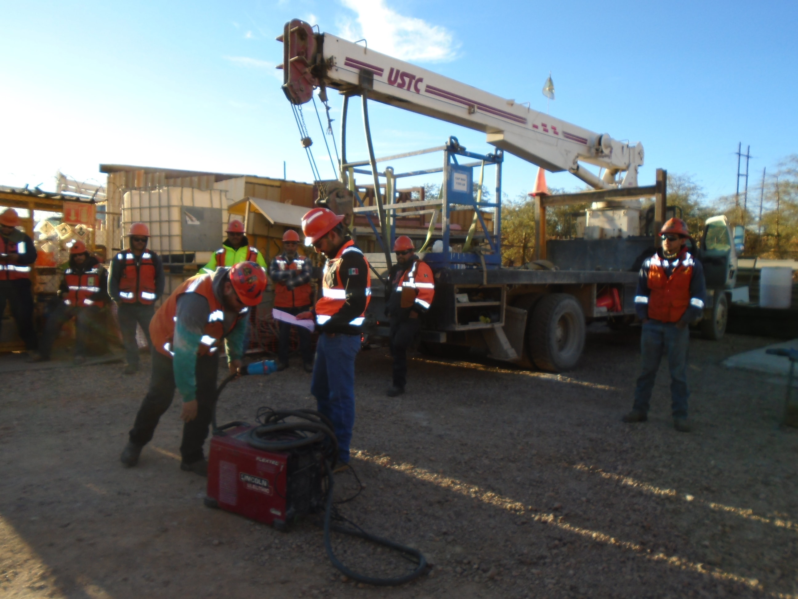 Cuadrilla completa con grúa USTC